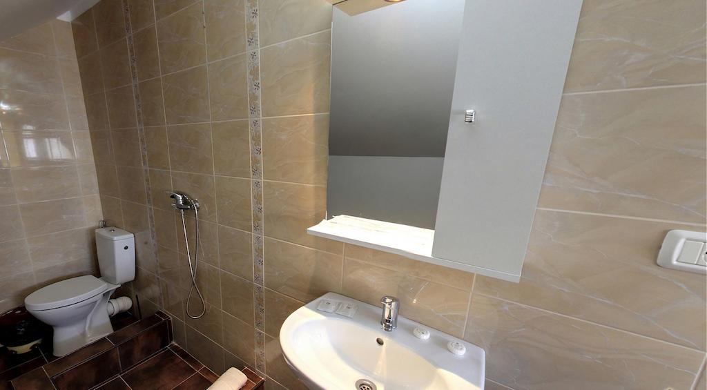 La Storia Guest House Piteşti Habitación foto