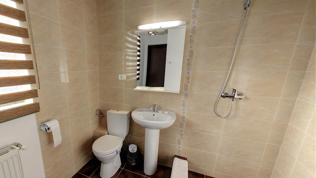 La Storia Guest House Piteşti Habitación foto